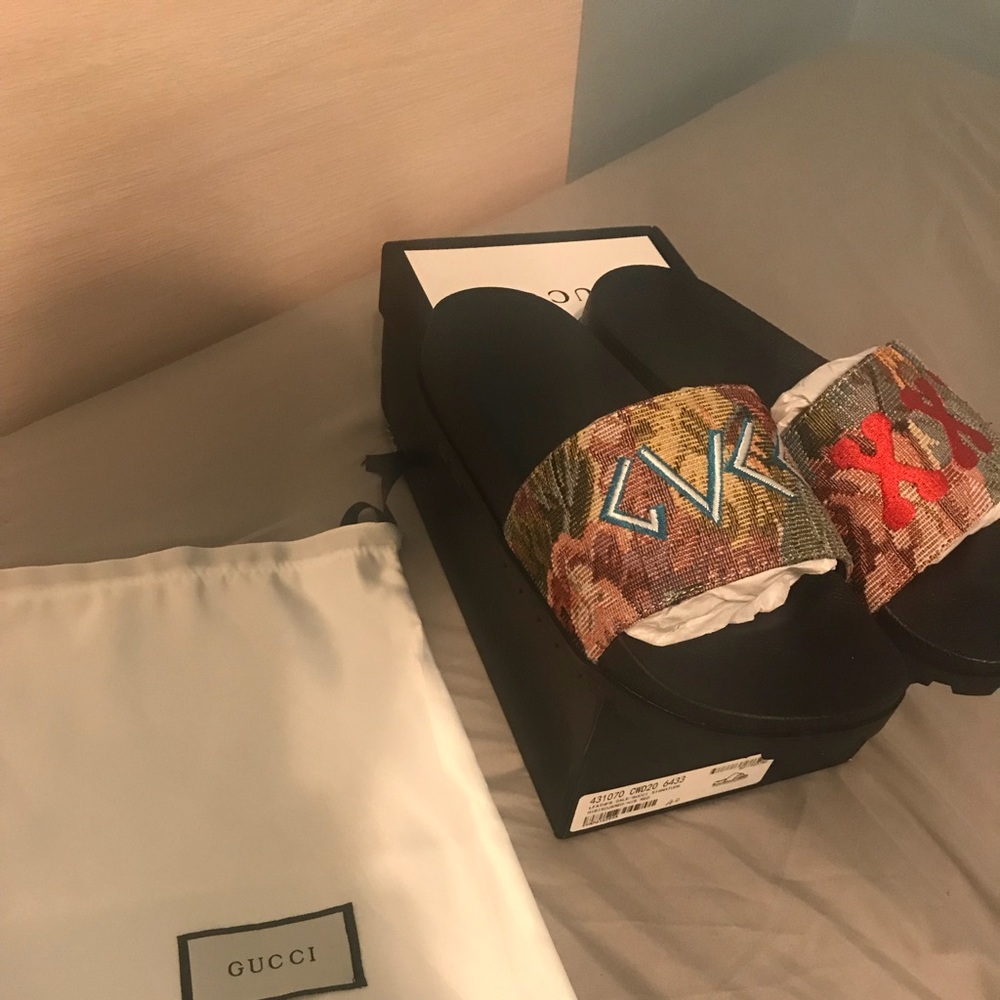 Men’s Gucci slides